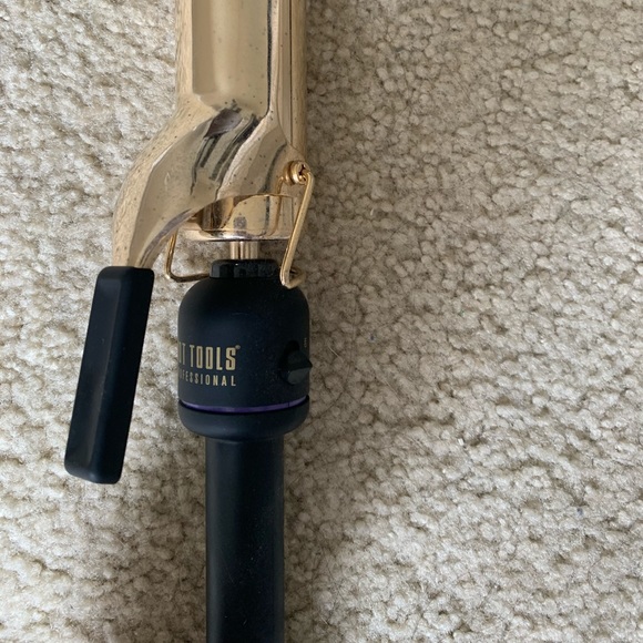 1.5 inch hot tools curling iron - Picture 2 of 3